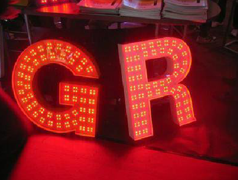 潼关LED发光字常见的安装误区。